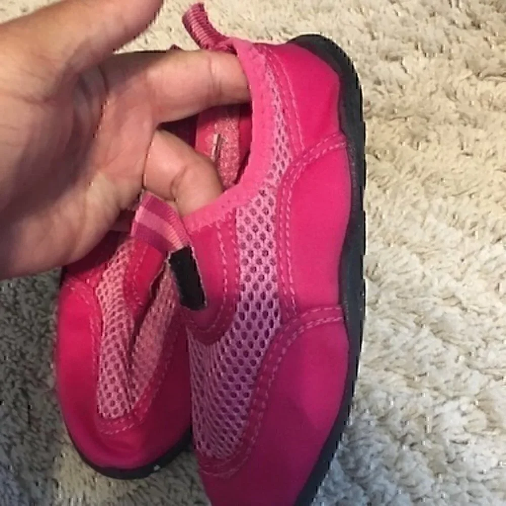 Girls pink water shoes